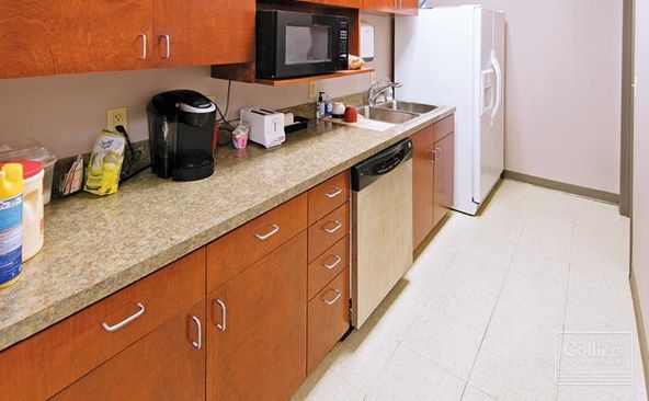 Cordova Flex Space - 560 Trinity Creek Cove: 560 Trinity Creek Cv, Cordova, TN 38018